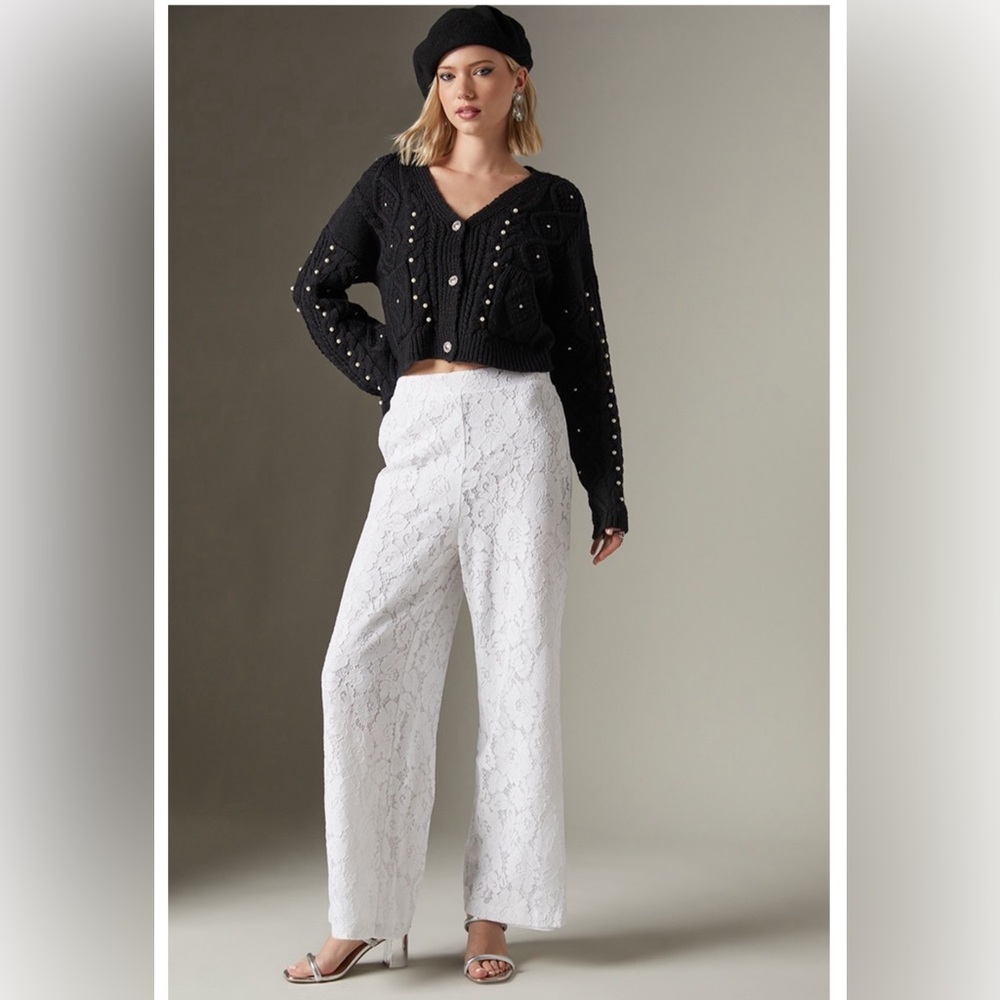 New Francesca’s Lauressa All Over White Lace Pants